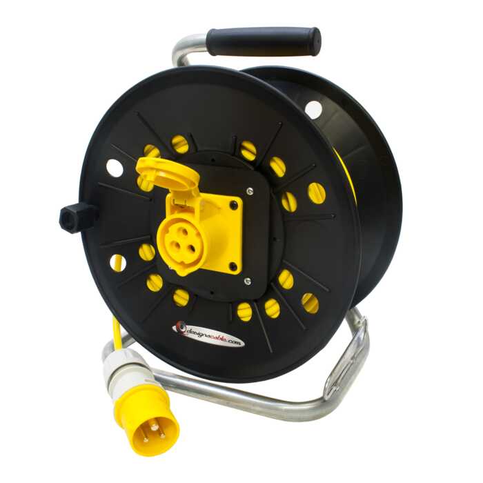 Industrial 16 amp 110v Yellow Site Extension Reel. Ceeform Plug to Sockets Oulet