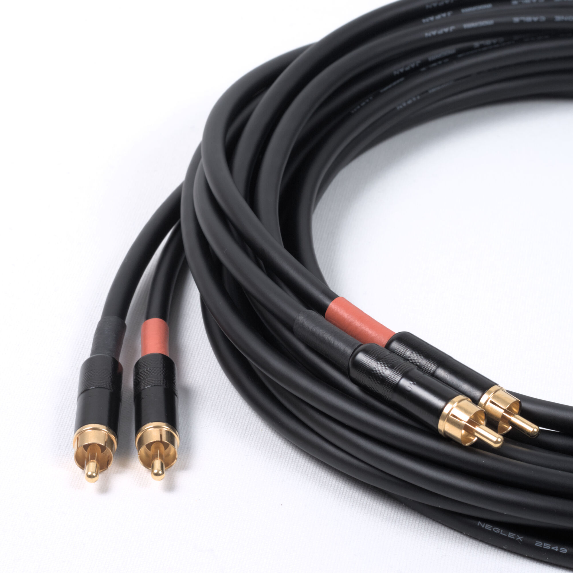 Switchcraft RCA to RCA, Mogami 2549 Audiophile audio interconnect lead