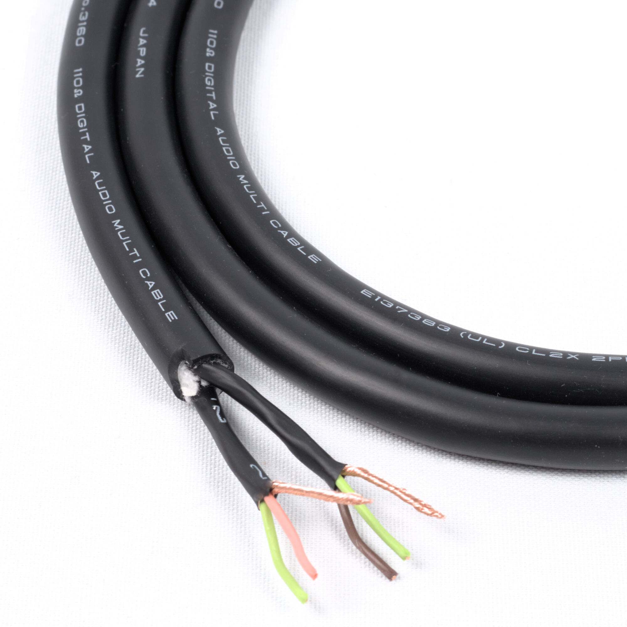 Mogami 2 Pair Multicore 3160. Black 110Ω AES/EBU DIGITAL AUDIO